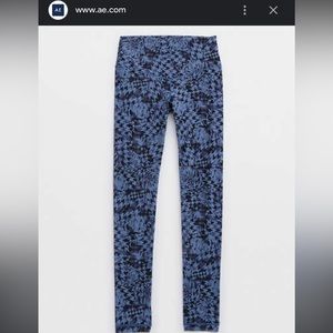 NWT- AERIE Offline Real Me Xtra‎ 7/8.  High Rise. Legging Size XS (short)